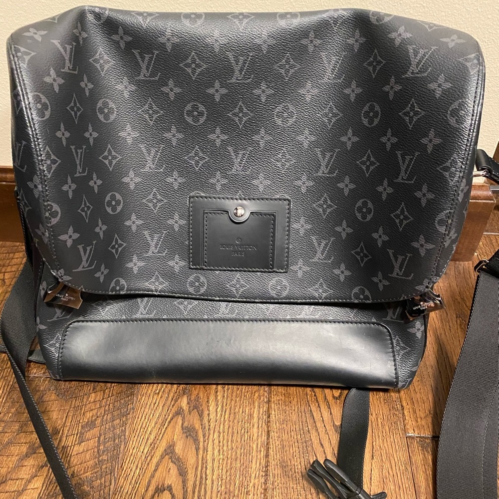 LOUIS VUITTON MESSENGER MM VOYAGER
